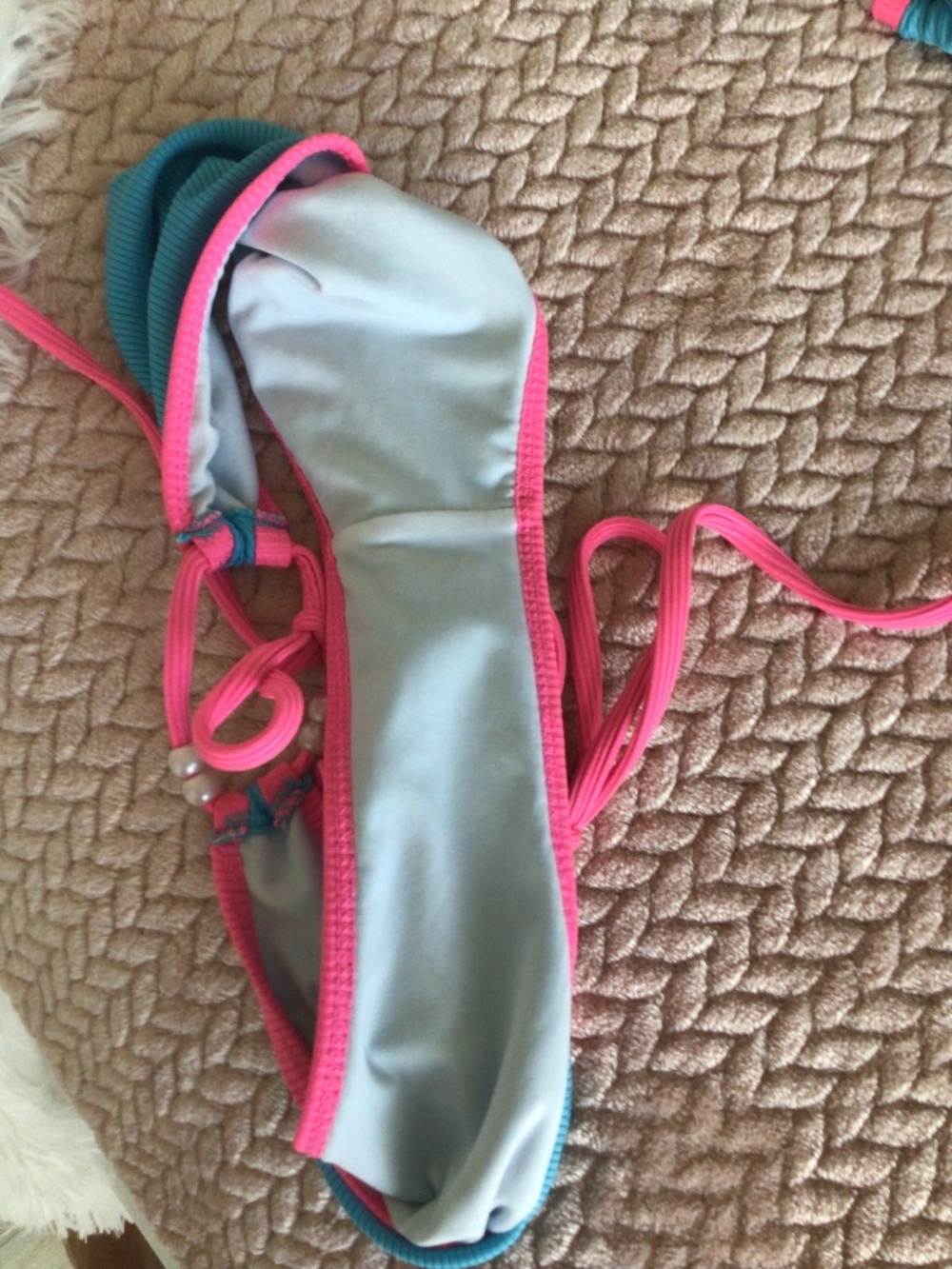 Bikini - Picture 4 of 8